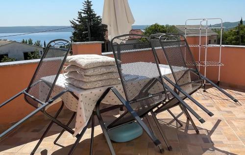 Gorgeous Apartment In Maslenica With Wifi - Location saisonnière - Šarić