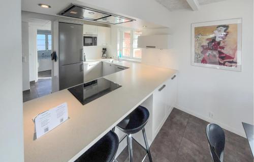 廚房, Nice Home In Blåvand With Sauna (Nice Home In Blavand With Sauna) in 維伊厄斯海灘