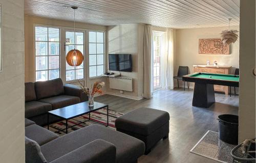 Lovely Home In Væggerløse With Sauna in 韋格勒瑟