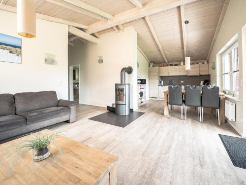 Leuchtturm 16 - Schwedenhaus mit Sauna und Kamin in Dagebull