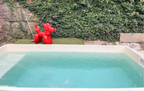 Peldbaseins, Amazing Home In Salazac in Salazac