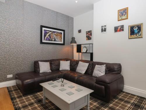 Flat 2 23 Hyde Park Road - image 3