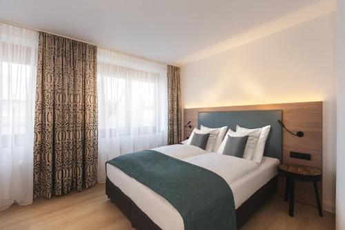 Novum Hotel City Nord Room Type - Premium Queen Room