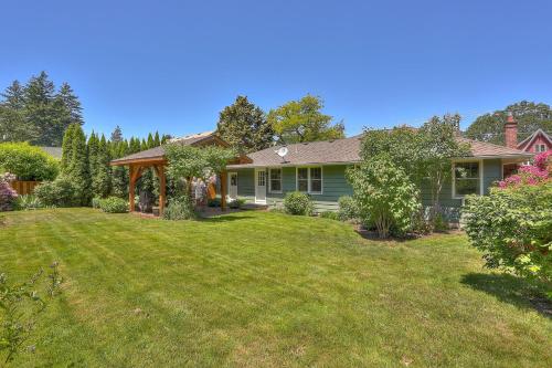 Living Color Cottage - image 2