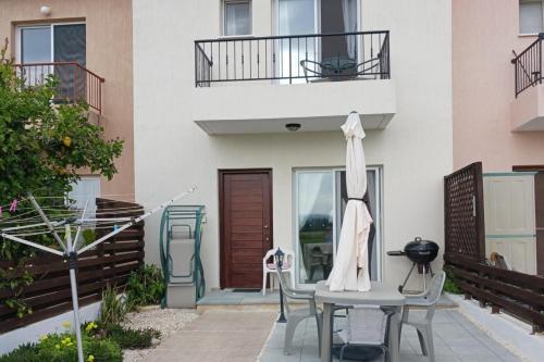 2-Bed House Sleeps 6 -Pool -Free Parking -Netflix in 曼德里亞