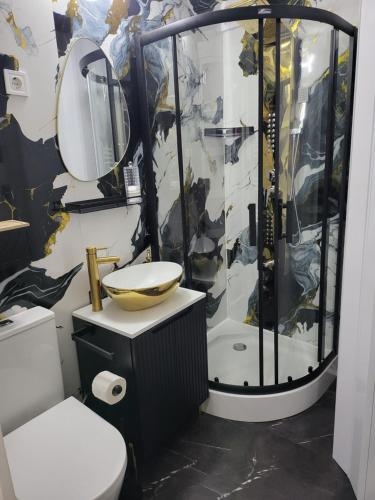 Silver Apartman