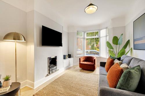 Balfour House - Air Host & Stay - Sleeps 8, free parking gîte à louer Bootle New Strand Railway Station