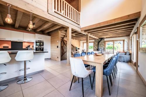 Kitchen, Chalet Jaji Morzine - by EMERALD STAY in Morzine