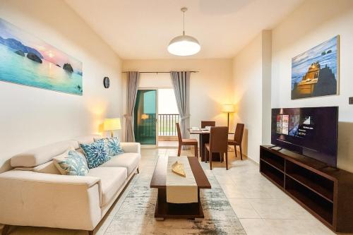 Spacious 1BR Apartment Imperial Residence B JVT, Дубай
