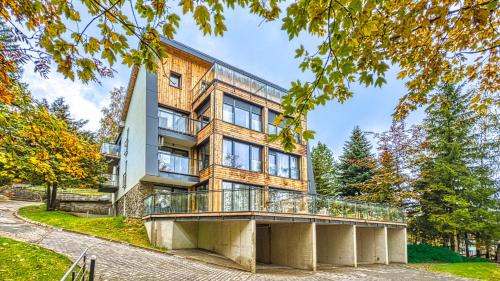 Orlik VIP Residence - Apartamenty blisko wyciągu i Kościoła Wang - by Royal Aparts – khách sạn tại Bierutowice