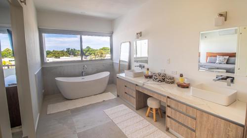 Fürdőszoba, The Enclave C4 in Los Pargos