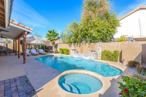 Boho 4BR Retreat with Heated Pool, Spa and Tiki Bar – khách sạn tại Gilbert