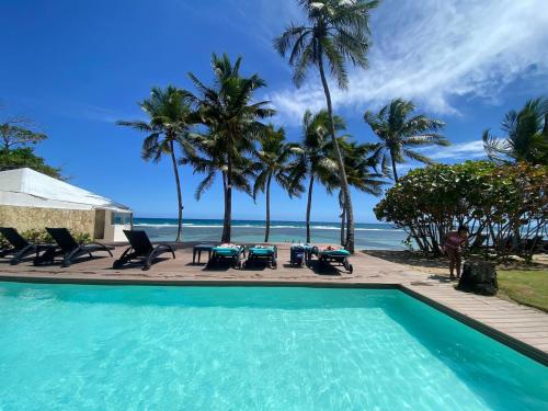 View, Cozy Beach Front Condo, Pool in Mar De Sol