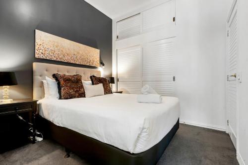 Sleek Waterfront Escape on Princess Wharf Artful 2BR Apartment, Auckland (foto 4)