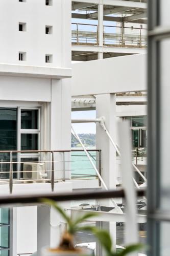 Sleek Waterfront Escape on Princess Wharf Artful 2BR Apartment, Auckland (foto 9)