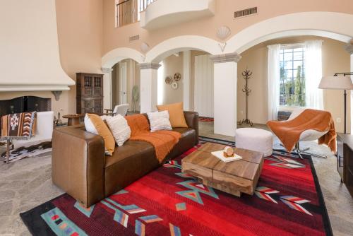 4BR Estate with Casita, Pickleball Court and Pool in Carefree