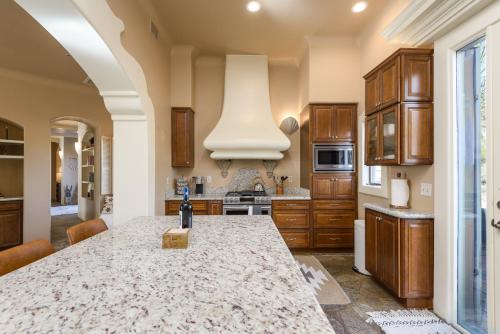 4BR Estate with Casita, Pickleball Court and Pool in Carefree