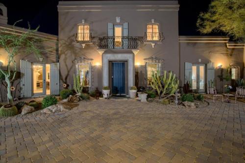 4BR Estate with Casita, Pickleball Court and Pool in Carefree