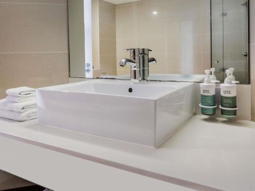 Novotel Sydney Olympic Park Hotel - image 11