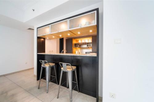 Spacious 2 Bedroom plus Office Prime Dubai Marina, Dubai (foto 9)