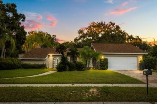 Dream Home Family Retreat 4BR Near the Gulf in Palm Harbor