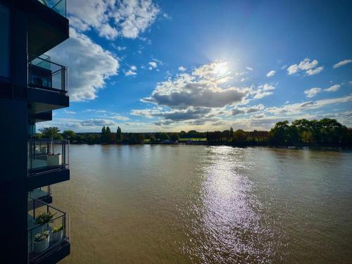 Fulham Pier Hotel - image 11