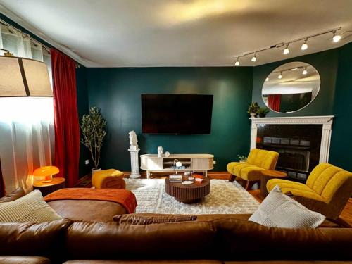 Family Fun Escape: With 2 Free Parking Spaces in Chicago, USA