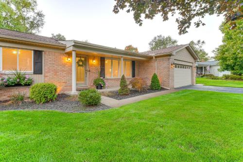 2 Mi to Dtwn Brighton: Updated Home w/ Fenced Yard in 布萊頓