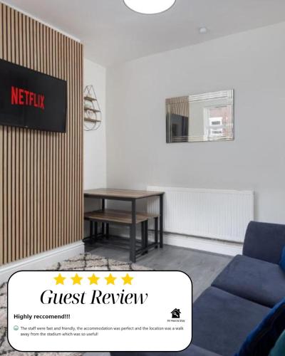 Newcombe House - Air Host & Stay - Free Parking - Contractor Friendly, Liverpool (photo 6)