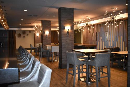 DoubleTree by Hilton Chicago - Oak Brook - image 10