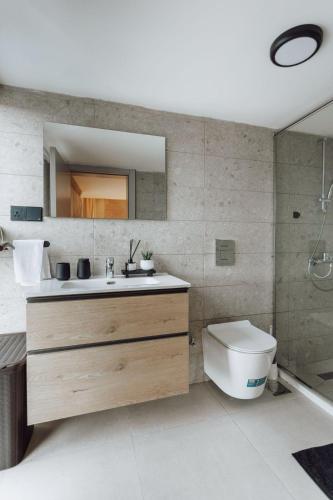 Luxury 2 Bed Apt Cantonments in ลาโบเน