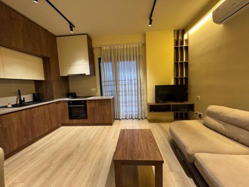 Moxart Tirane, Tirana