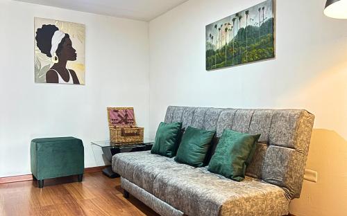 Guestroom, Duplex familiar cerca al Cable y Milan con patio in Ecoturistico Cerro de Orro