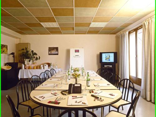 會議室/宴會廳, 法國呂克瑟伊萊班美居酒店 (Hôtel Mercure Luxeuil-les-Bains Hexagone) in 呂克瑟伊萊班