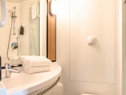 ibis Albi - image 19