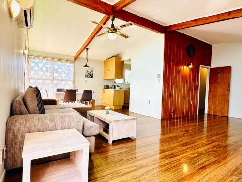 Beautiful villa by the sea in Mount Roskill