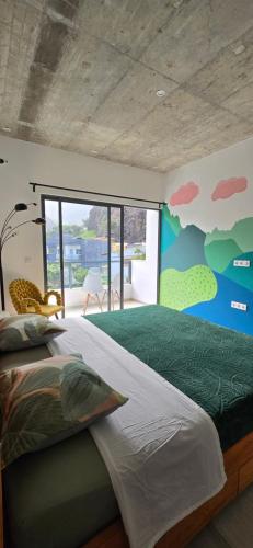 The Pink Banana in Paul