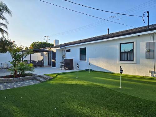 Modern Luxury Huntington Beach Retreat in Newland