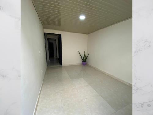 Casa amoblada 15 personas 6 habitaciones 4 banos - Frente al terminal y cable aereo, Cerca de Expofe in Universitaria