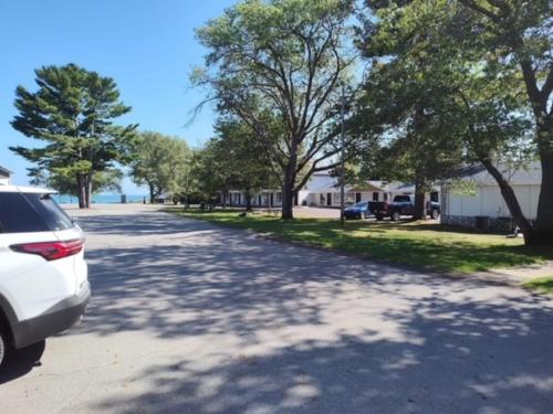 The Lake Huron Resort - image 9