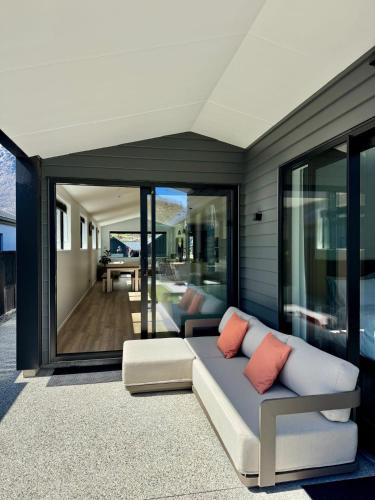 Dual Living For Family & Groups Of 10 - main image