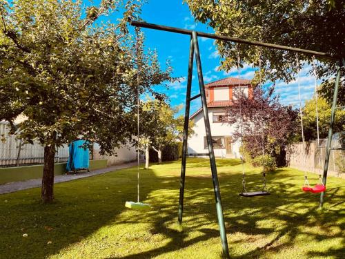 Kert, Ferienwohnung Bella in Karlsbad