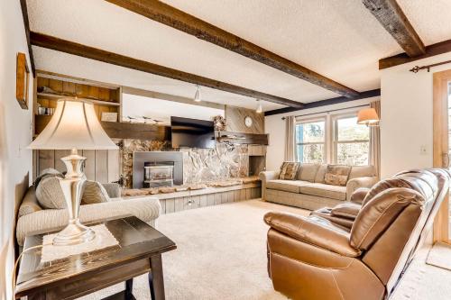 Longbranch 215 by Ski Country Resorts