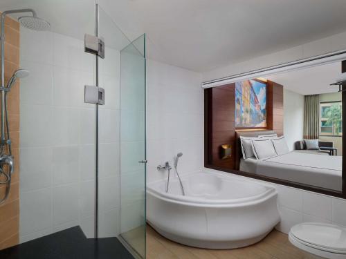 room detail thumbnail 2