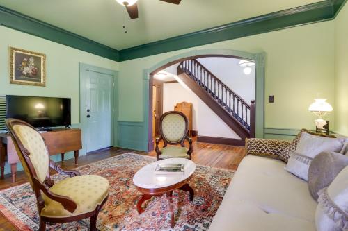 Walk to Downtown Historic Home in Edentons Heart