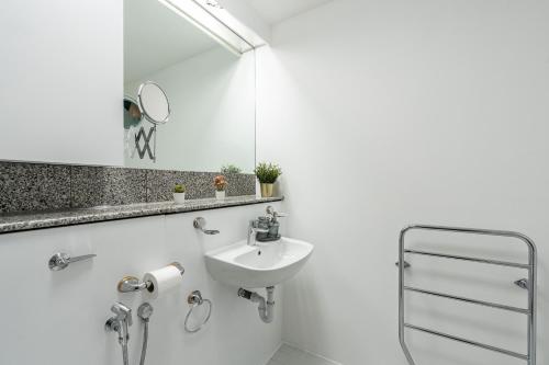 Duplex 2br2ba Flat Near Gloucester Rd Station, London (photo 6)