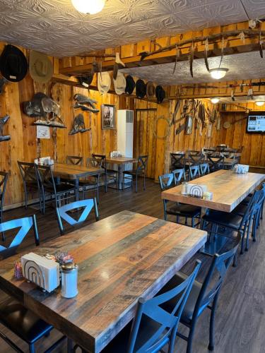 Frontier Lodge thumb 3