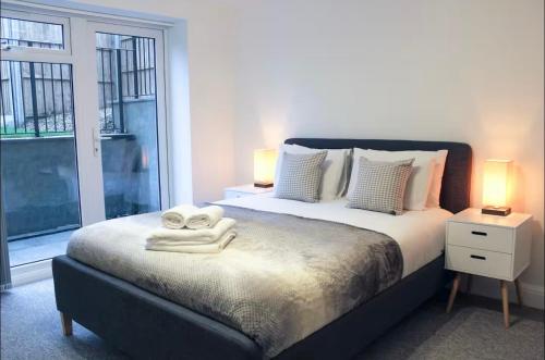 Room in Stylish City Apartment in Edgware