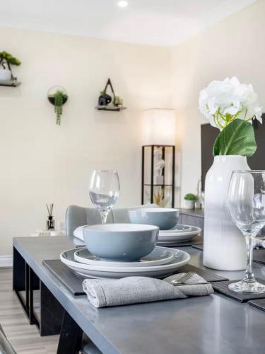 Room in Stylish City Apartment in Edgware