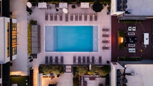 Skyline View Serene Oasis in Blandtown